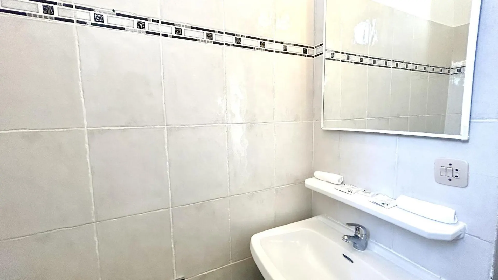 Aparthotel Riviera - Grimaldi Ac - Promenade Des Anglais - Balcon Victor Hugo 2 Nice 0*,  France